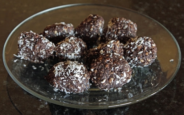 Cacao Almond Balls